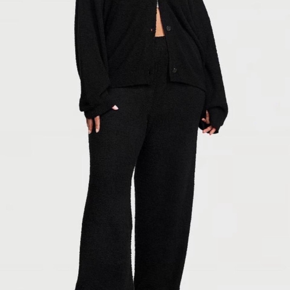 Victoria's Secret Black Fuzzy wide leg Sweatpants size small